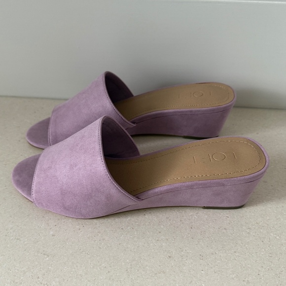 NEW Purple Suede Wedge Shoes - Picture 2 of 3